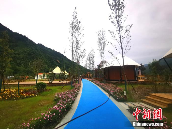 野外轻奢露营基地。 苑菁菁 摄