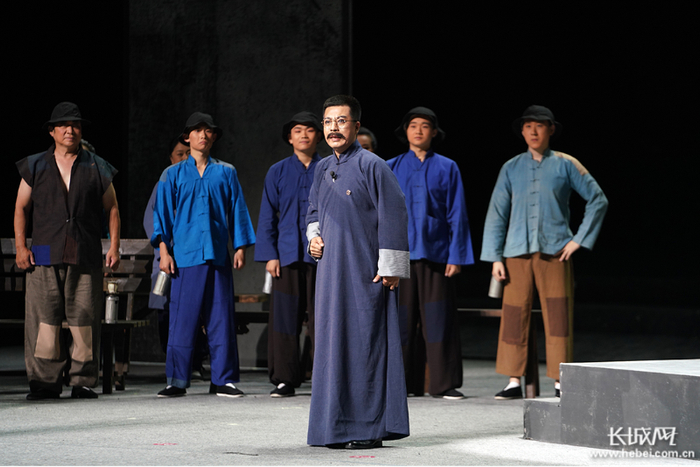 现代评剧《相期吾少年》演出现场。长城网记者 邢丁 摄