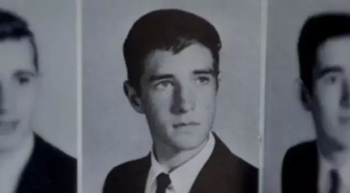  ·年轻时的迈克菲。