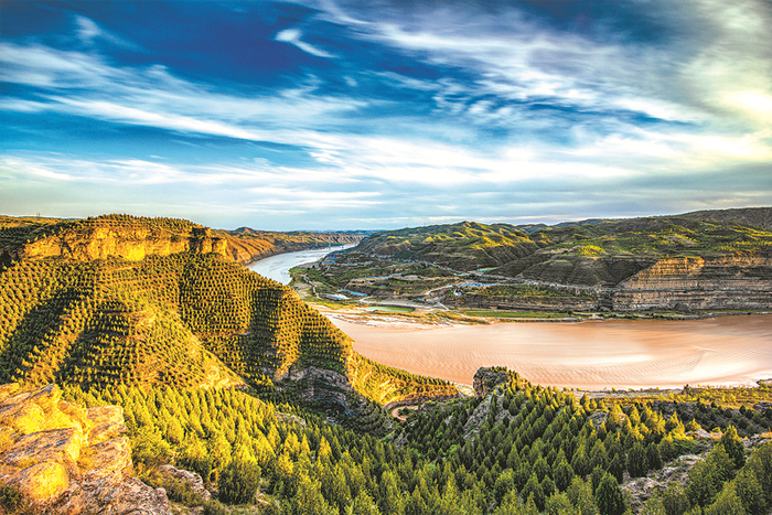 图片冀北三北防护林保护草原生态系统，维护京津冀国土生态安全。