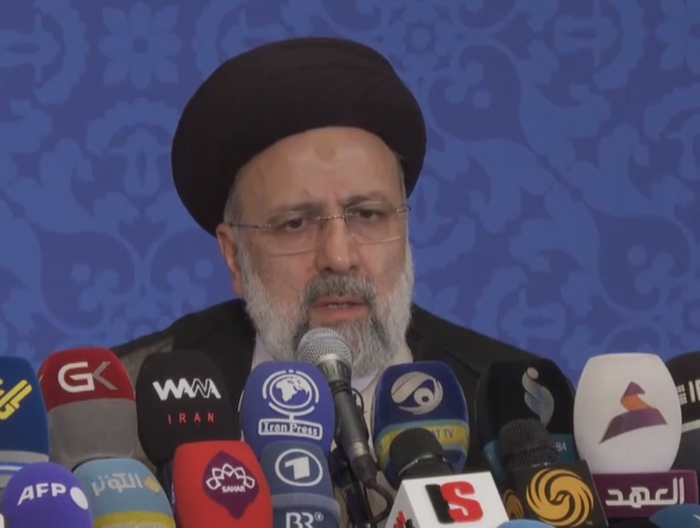 　　伊朗新任总统赛义德·易卜拉欣·莱希6月21日举行就任以来的首场新闻发布会，明确表态“不会”见拜登，立场强硬。视频截图