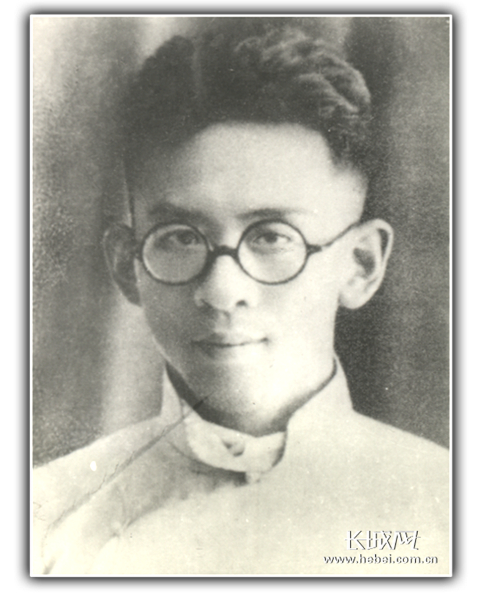 张寒晖青年时期照片。资料