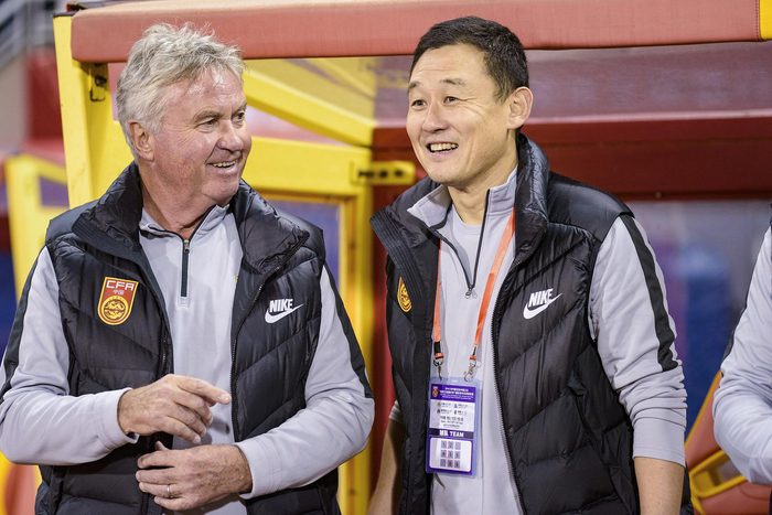 孙继海此前在国奥队担任希丁克的助教。