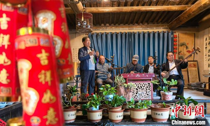 图为平安驿的河湟曲艺。　李隽 摄