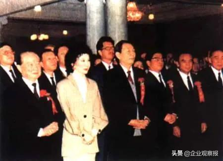 时任上海市市长的朱榕基出席上海证券所开业典礼