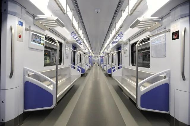 我国首列出口埃及电动车组内部（中车四方股份公司供图）