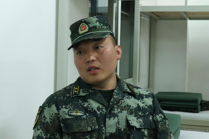 （政治指导员贾纯斌）