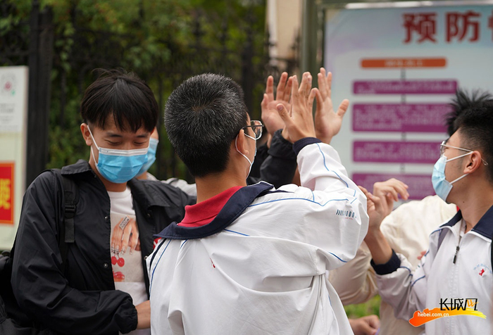 加油鼓劲。长城网记者 邢丁 摄