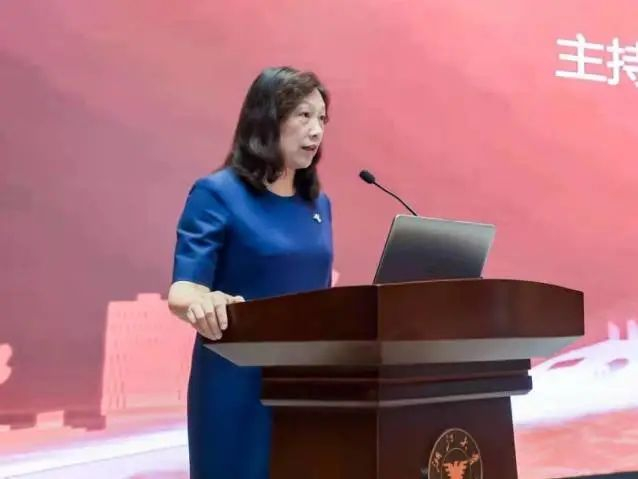  浙江大学党委常委、副校长何莲珍