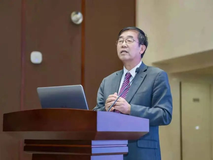  浙江大学共享与发展研究院院长、文科资深教授李实
