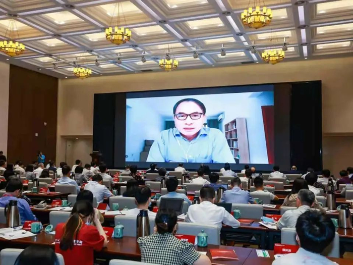  香港中文大学（深圳）校长讲座教授、全球与当代中国高等研究院首任院长郑永年教授