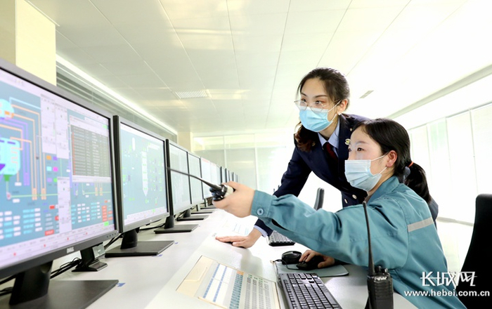 税务部门深入企业了解涉税需求。长城网记者 烟成群 摄