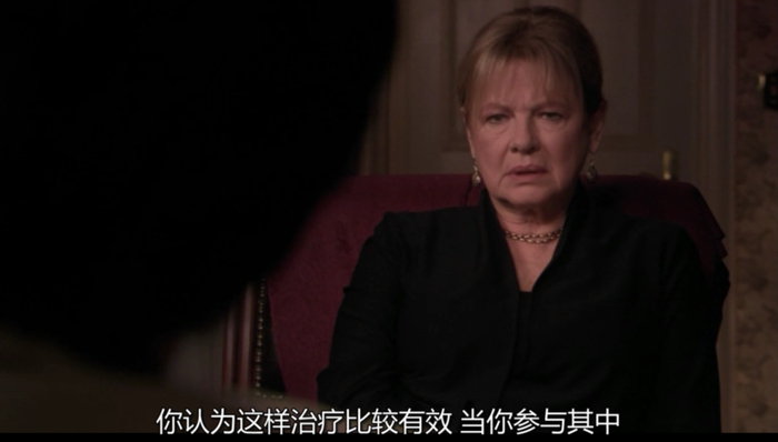 图 / 美剧《扪心问诊》中，督导师与咨询师讨论咨询师的咨询风格。