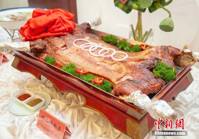 伏羊特色菜品。顾津臣 摄