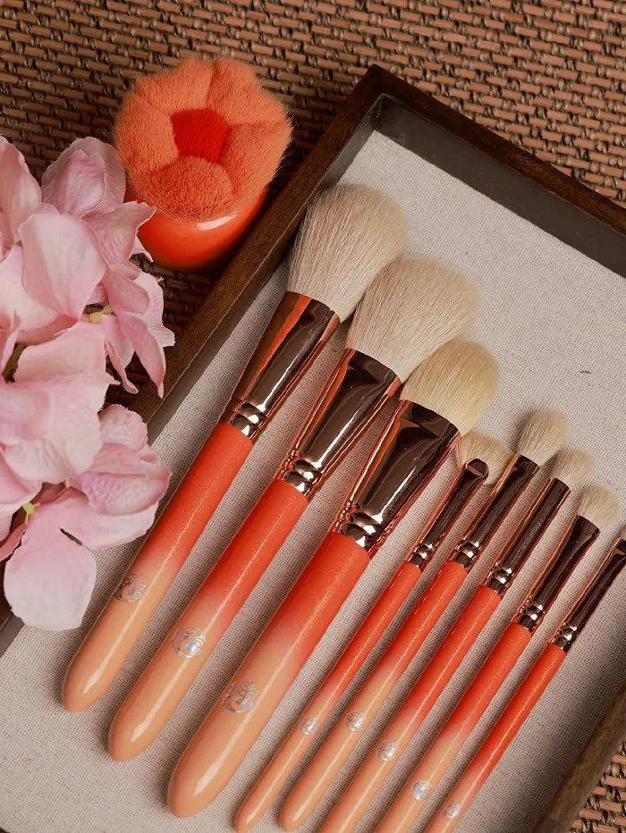 艾诺琪化妆刷 图片来源：@keely_姬