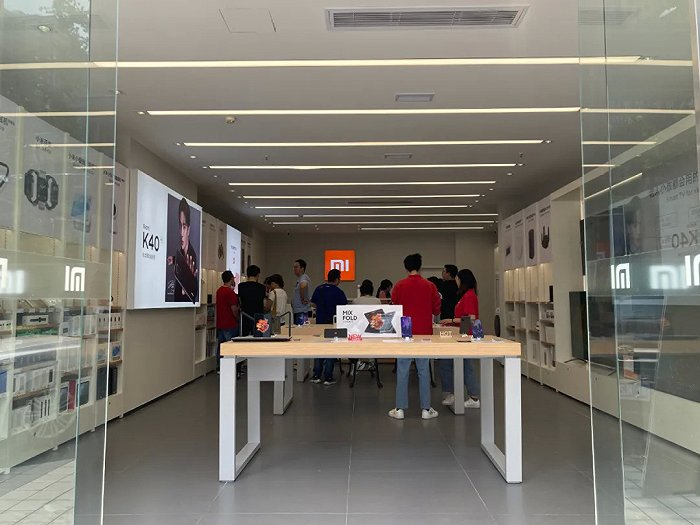 成都的小米之家门店/《豹变》