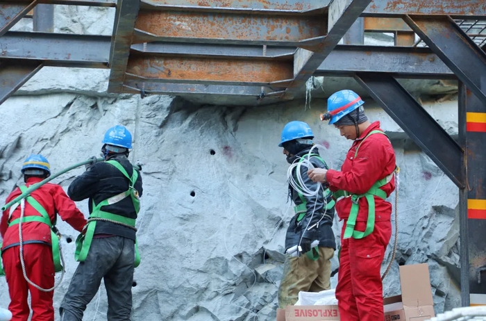 建设中的达苏水电站，图自微信公众号“葛洲坝国际”