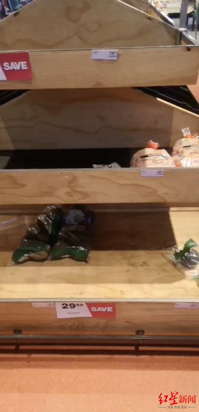 ▲此前姚欣欣拍下的空荡荡的货架，