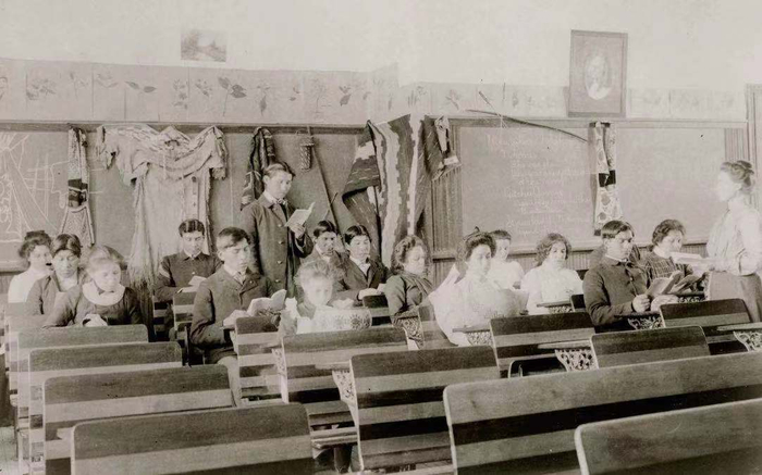 △“卡莱尔印第安工业学校”的教室 图片来源：英国《每日电讯报》