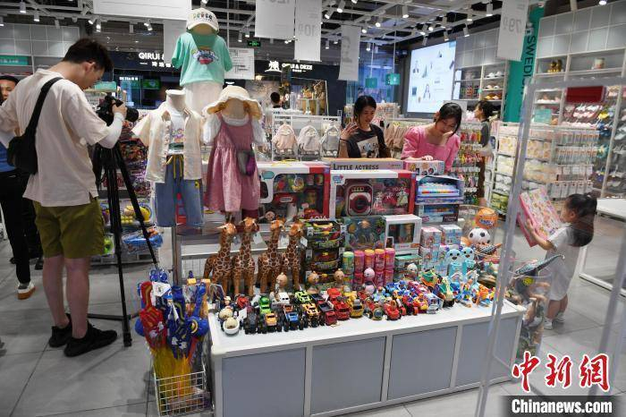 织里童装许少峰摄