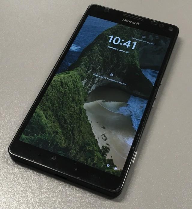 还记得Lumia 950 XL吗？有人给它刷了Win11_手机新浪网