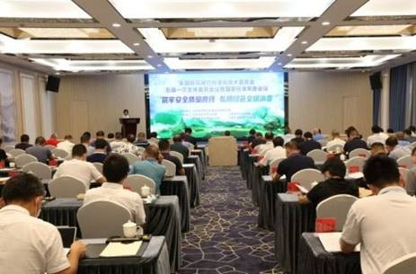 审查关于个人消费类烟花产品的新标准 图/徐移波