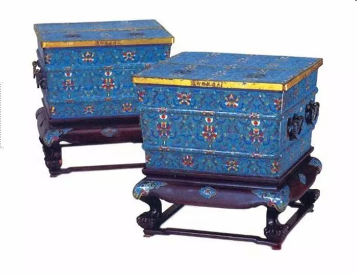 乾隆用的掐丝珐琅冰箱