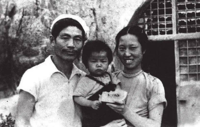 萧军与王德芬合影