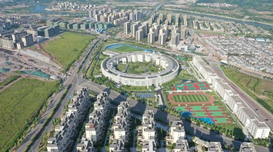 图为重庆两江龙兴新城一隅。受访者供图