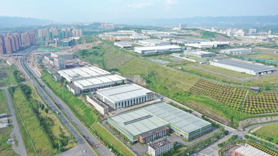 图为重庆两江龙兴新城一隅。受访者供图