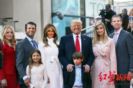 ▲特朗普和家人 图据《每日邮报》