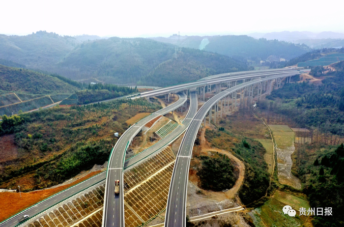 江玉高速公路黄母冲枢纽互通