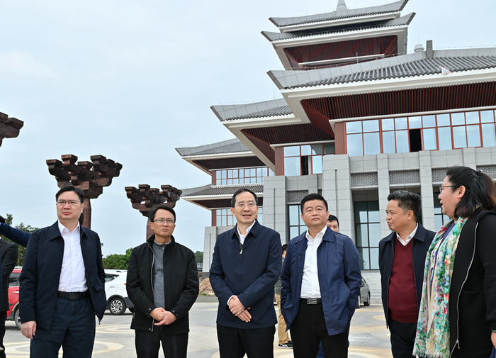 考察调研中国荔枝博览馆建设项目
