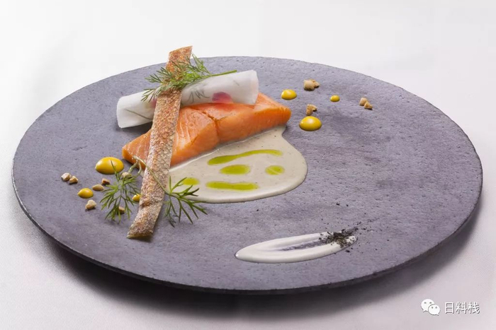 栃木县的八潮鱒制作的西式料理。via：epinard.jp