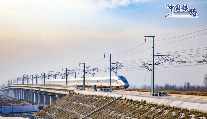 一列高铁动车组列车即将停靠日兰高铁莒南北站。唐宾庭 摄