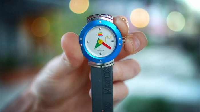 ▲ 第一个被命名为 Apple Watch 的赠品手表。 图片来自：Cult Of Mac
