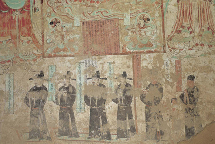 220窟的翟奉达家族供养像（敦煌研究院供图）