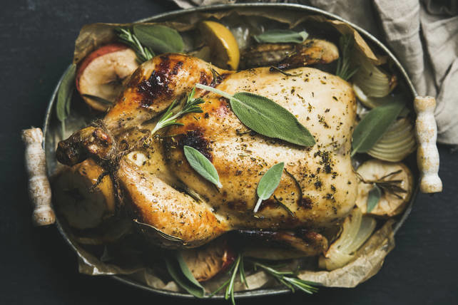 西方感恩节美食——鼠尾草烤火鸡（图片来自网络）