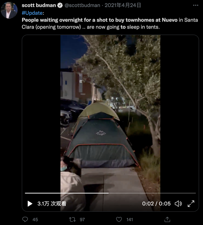 去年4月，Nuevo在加利福尼亚开了新楼盘，一堆人连夜排队