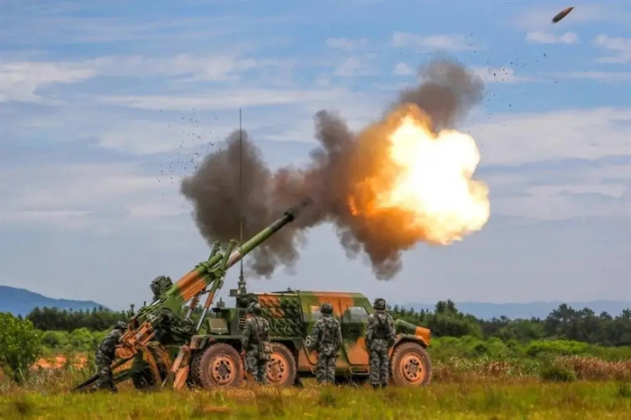 图片说明：车载122毫米榴弹炮系统 人民前线图