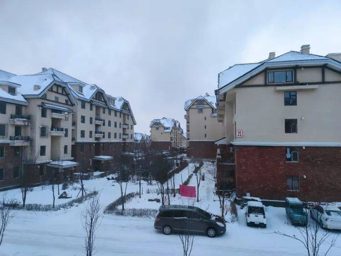 宁静的小镇，透着幸福的味道。/土卫六摄