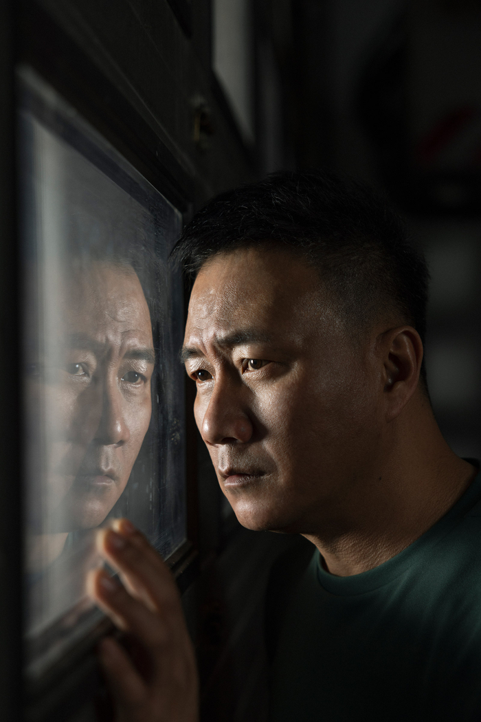 胡军时不时也在思考，自己是不是落伍了。人物摄影/新京报记者 郭延冰