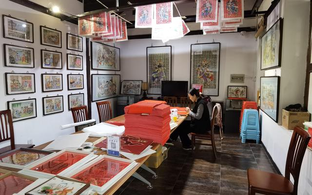 题材广泛而且寓意吉祥的杨柳青年画。新京报记者 曹晶瑞 摄