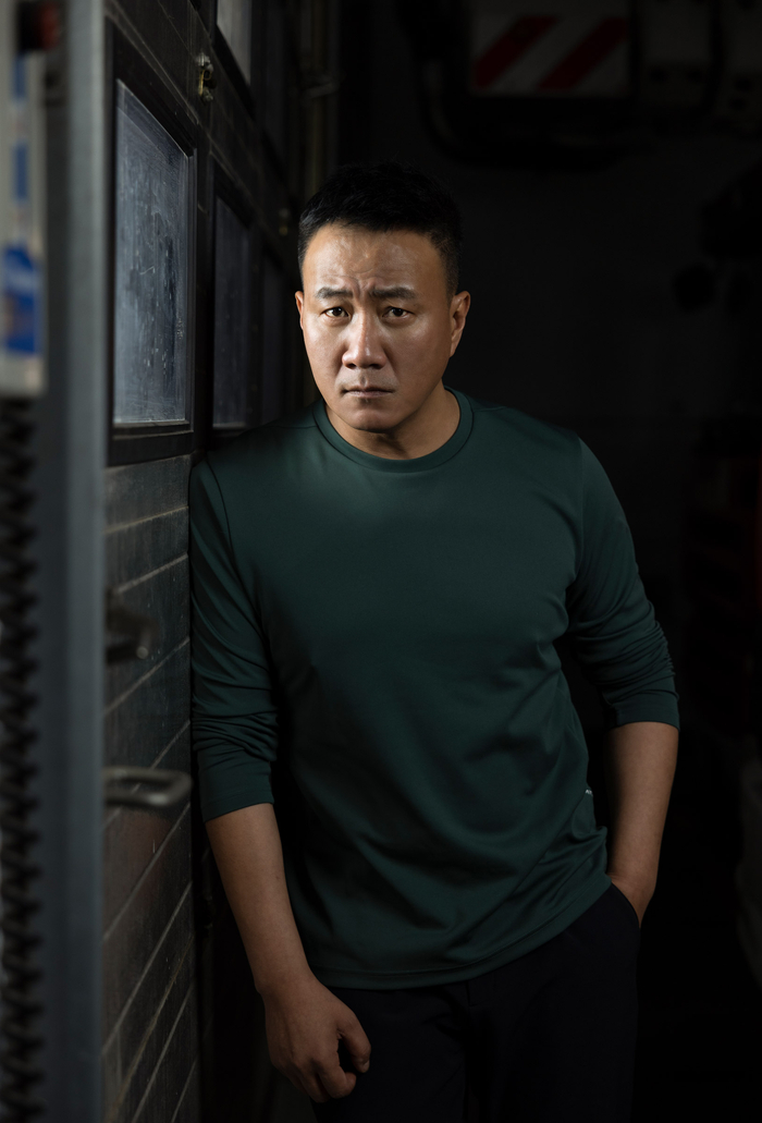 几句京腔、几声大笑，这次和胡军的采访轻松、自在，没有任何避讳的内容。