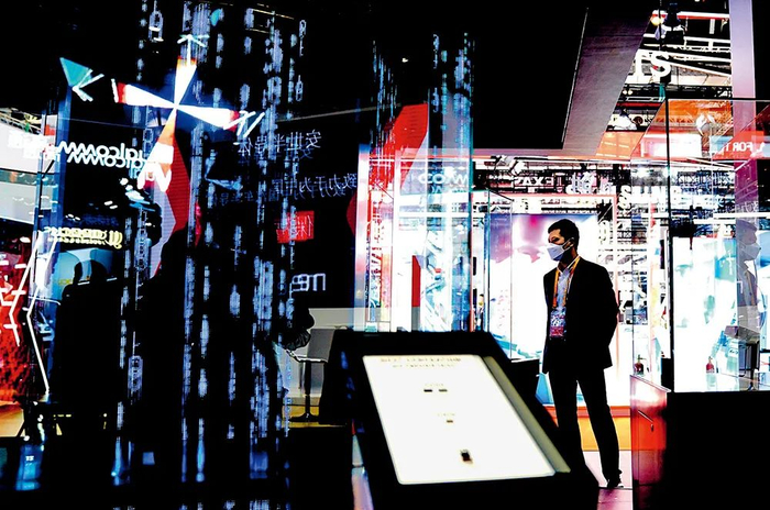 ▲ 第四届进博会技术装备展区集成电路专区现场（2021年11月5日摄） 张建松摄