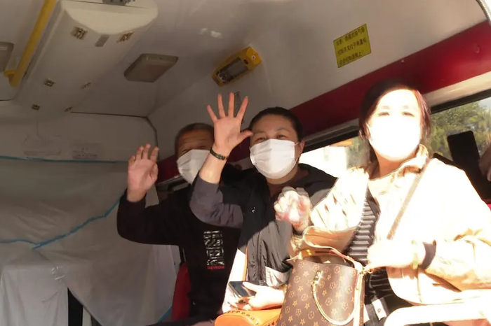 爱心汇聚的温暖瞬间