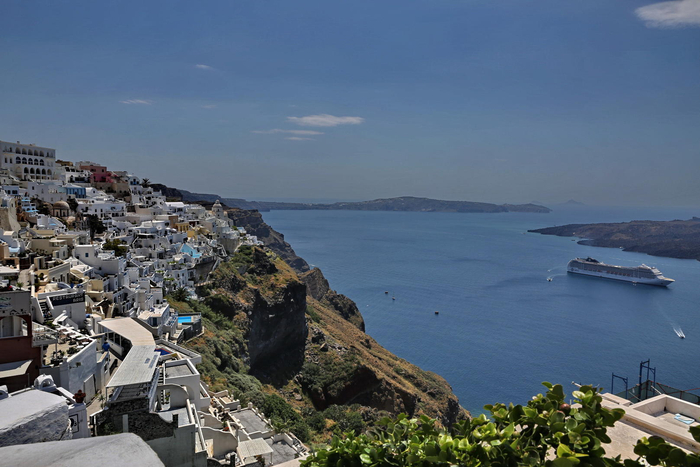 ↑希腊“黄金签证”吸引不少外国人前来购房投资。资料图