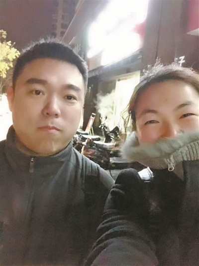     张英超和丈夫 受访者供图