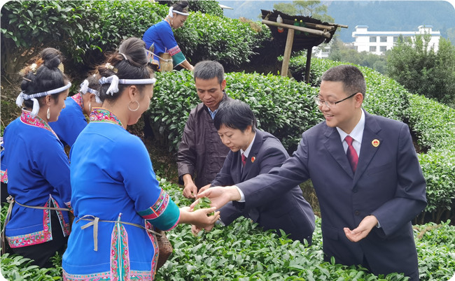 检察官到国家级传统村落三江侗族自治县洋溪乡高露村走访