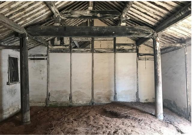 △ 修缮前正室内景